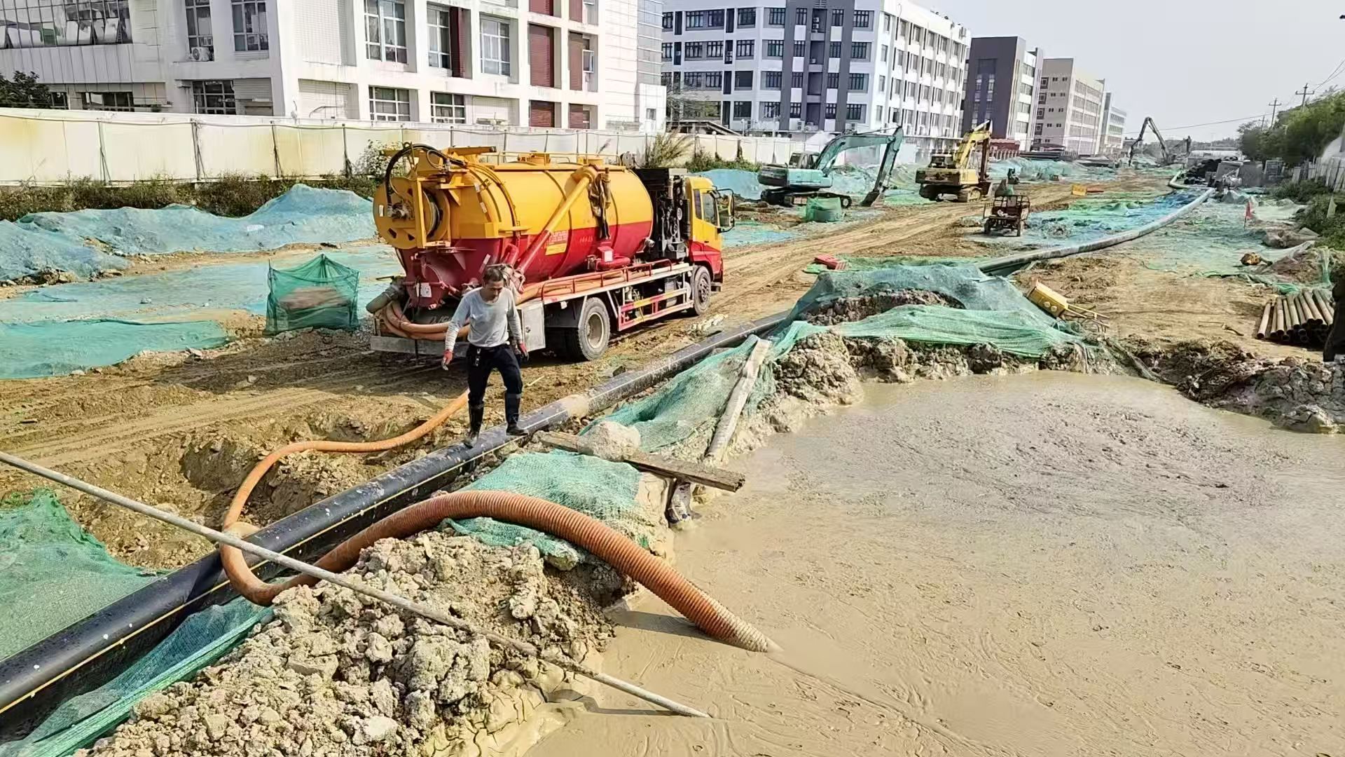 專業(yè)淤泥清運